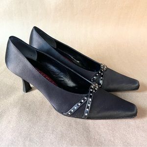 Vaneli vintage kitten heels with rhinestone details size 6.5